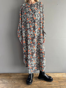 Ulla Dress in Floral Black / Red Summer Print