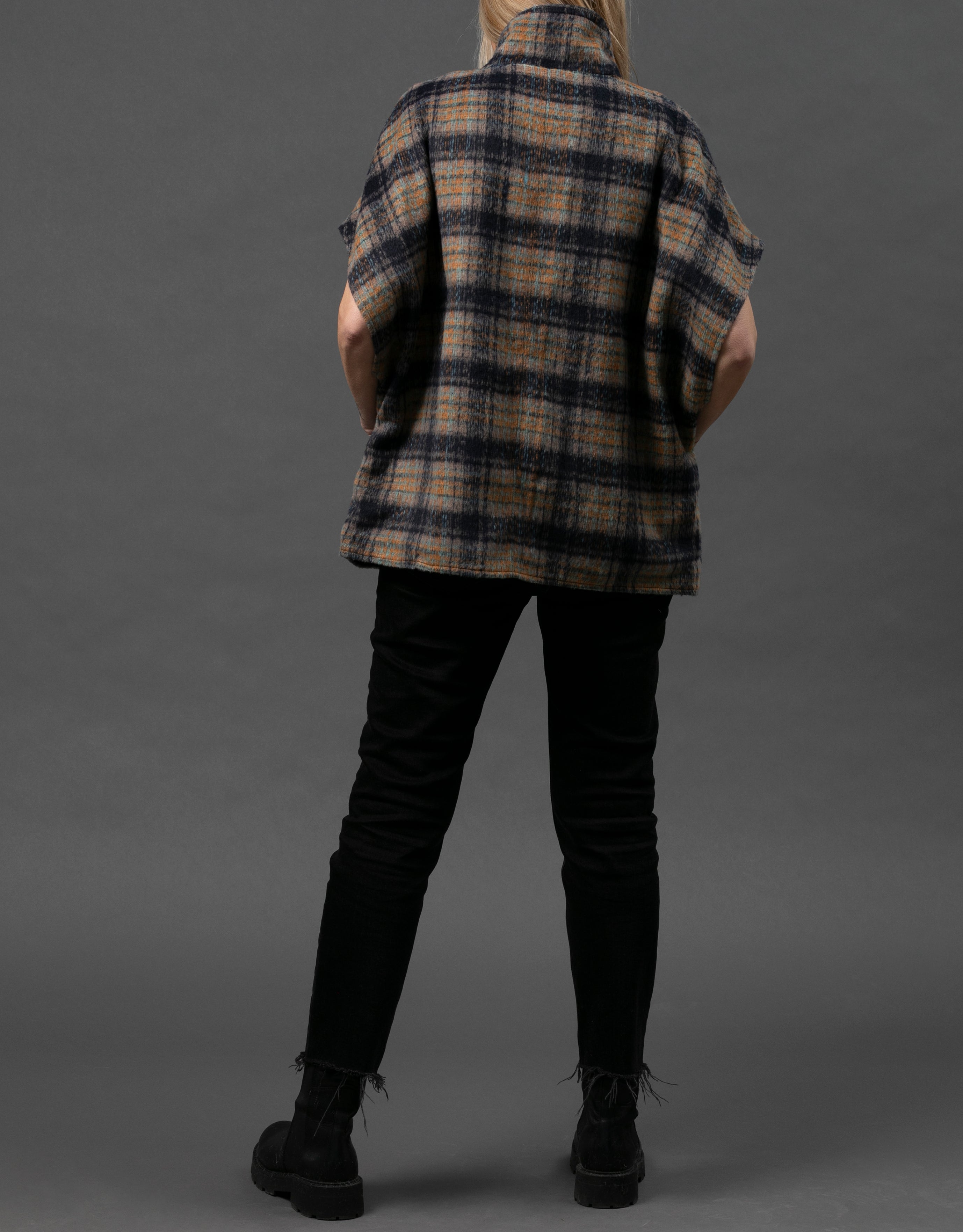 Kura Vest